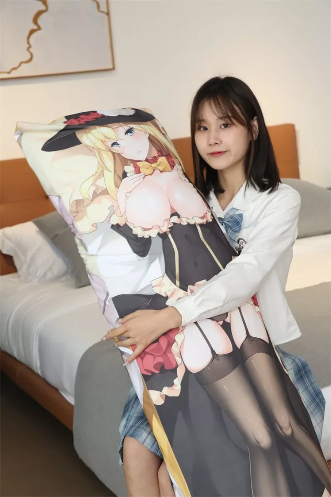 Full Body Pillow With Hole